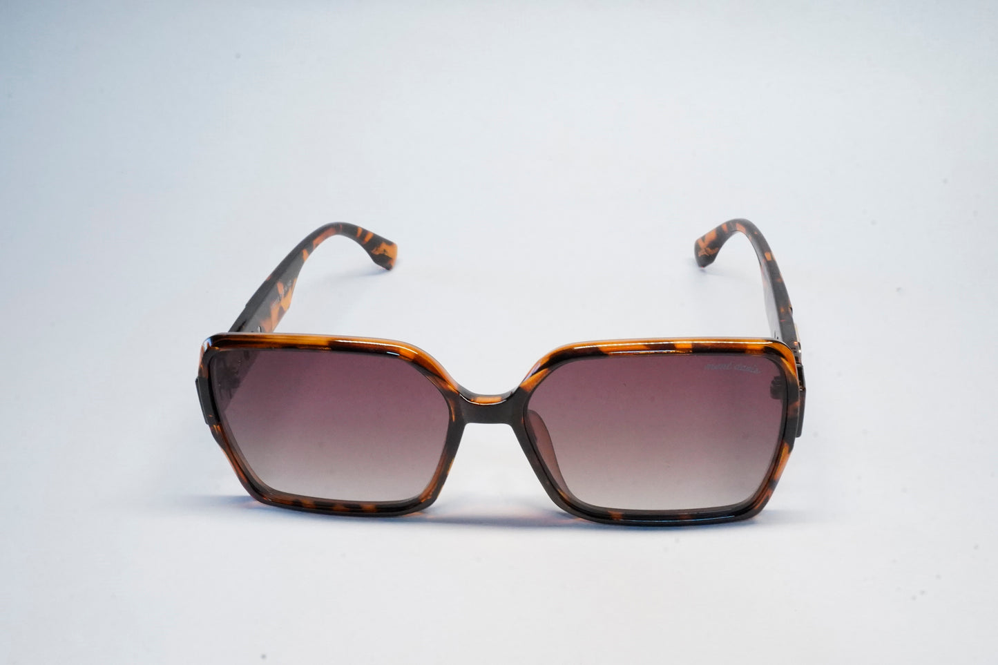 MONT DAVIS  RETRO STYLE LADIES SUNGLASS